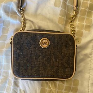 Micheal Kors purse